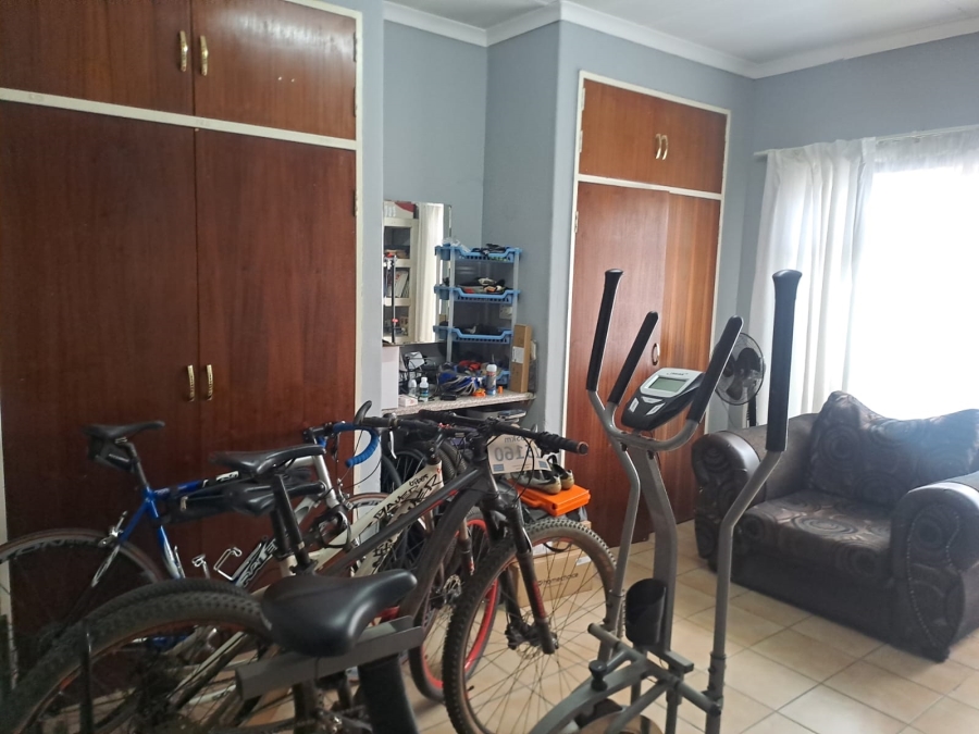 15 Bedroom Property for Sale in Oos Einde North West